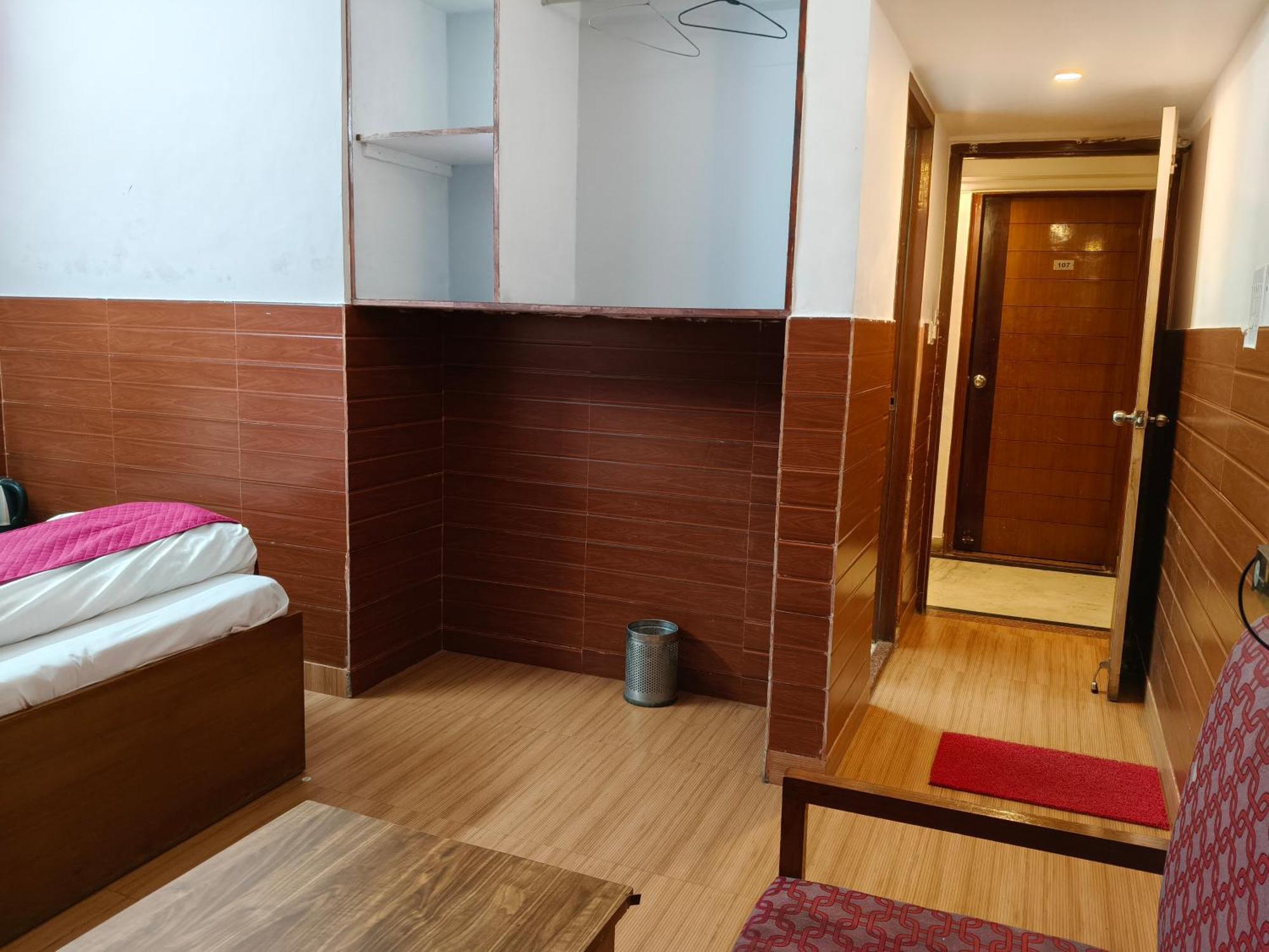 Hotel Kailash Residency Dehradun Zewnętrze zdjęcie