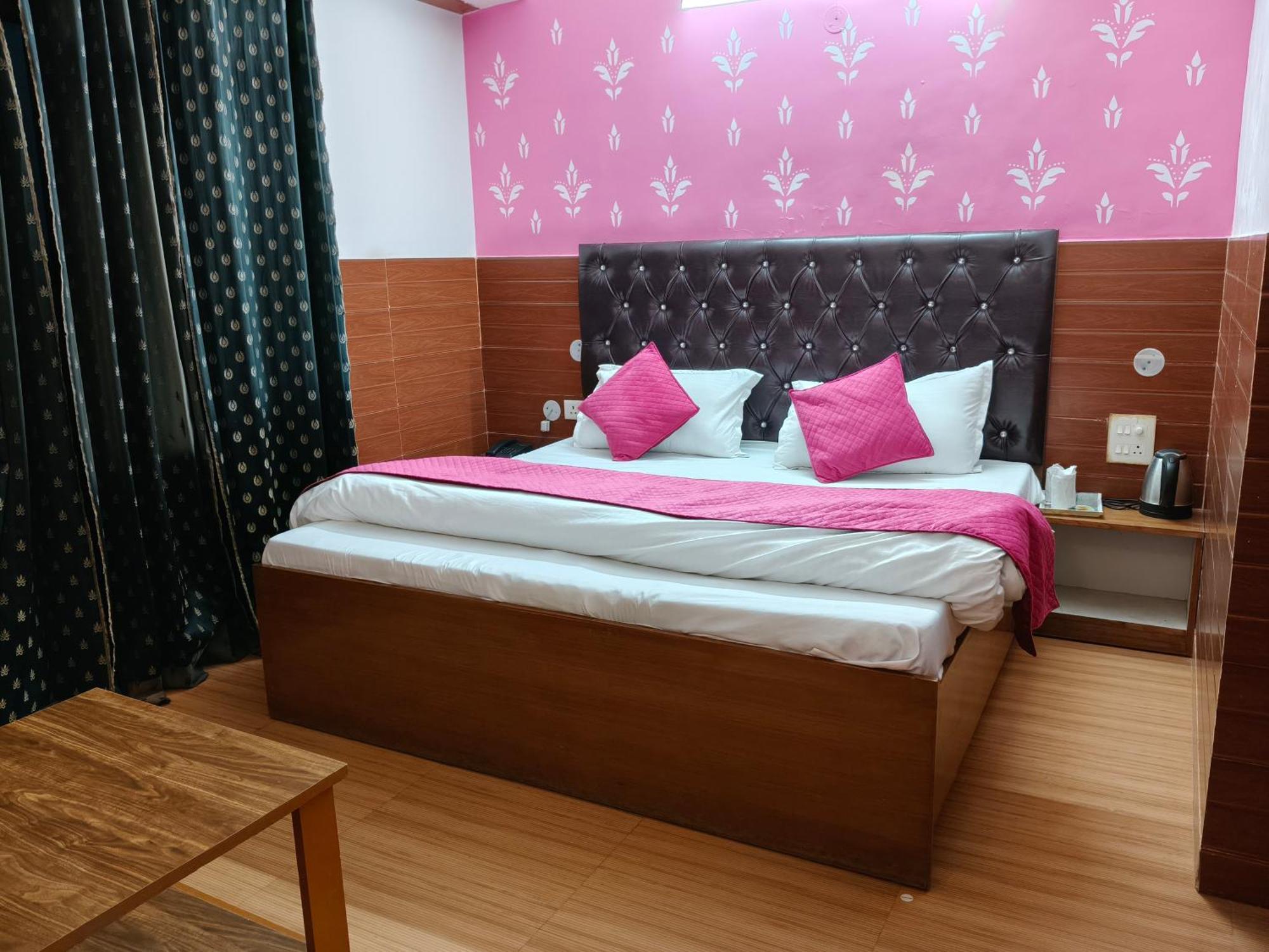 Hotel Kailash Residency Dehradun Zewnętrze zdjęcie