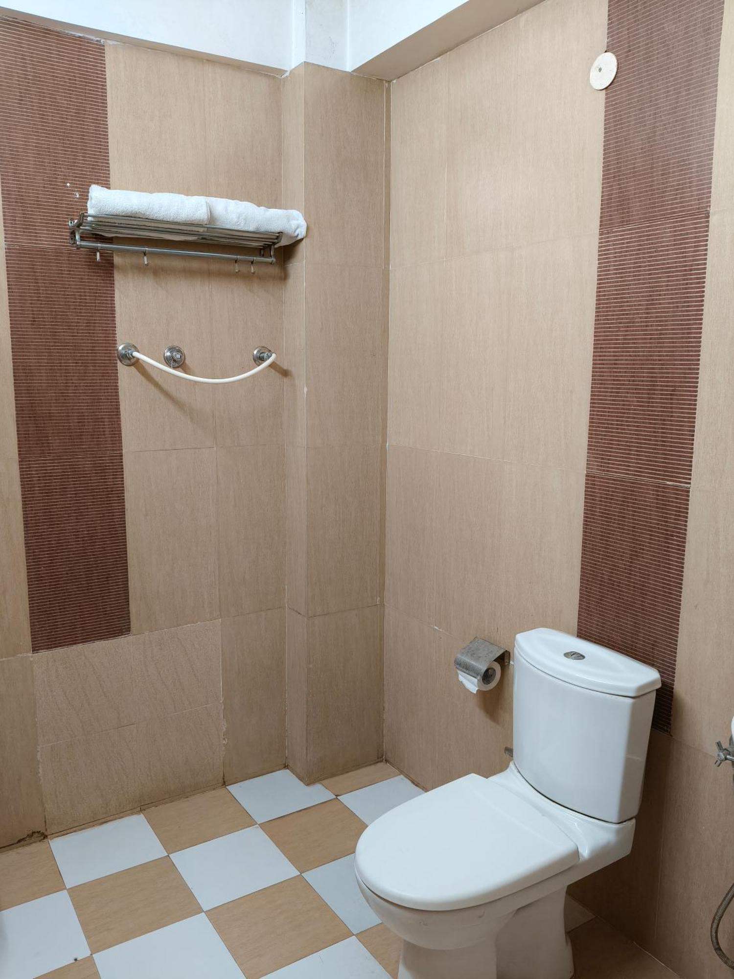 Hotel Kailash Residency Dehradun Zewnętrze zdjęcie