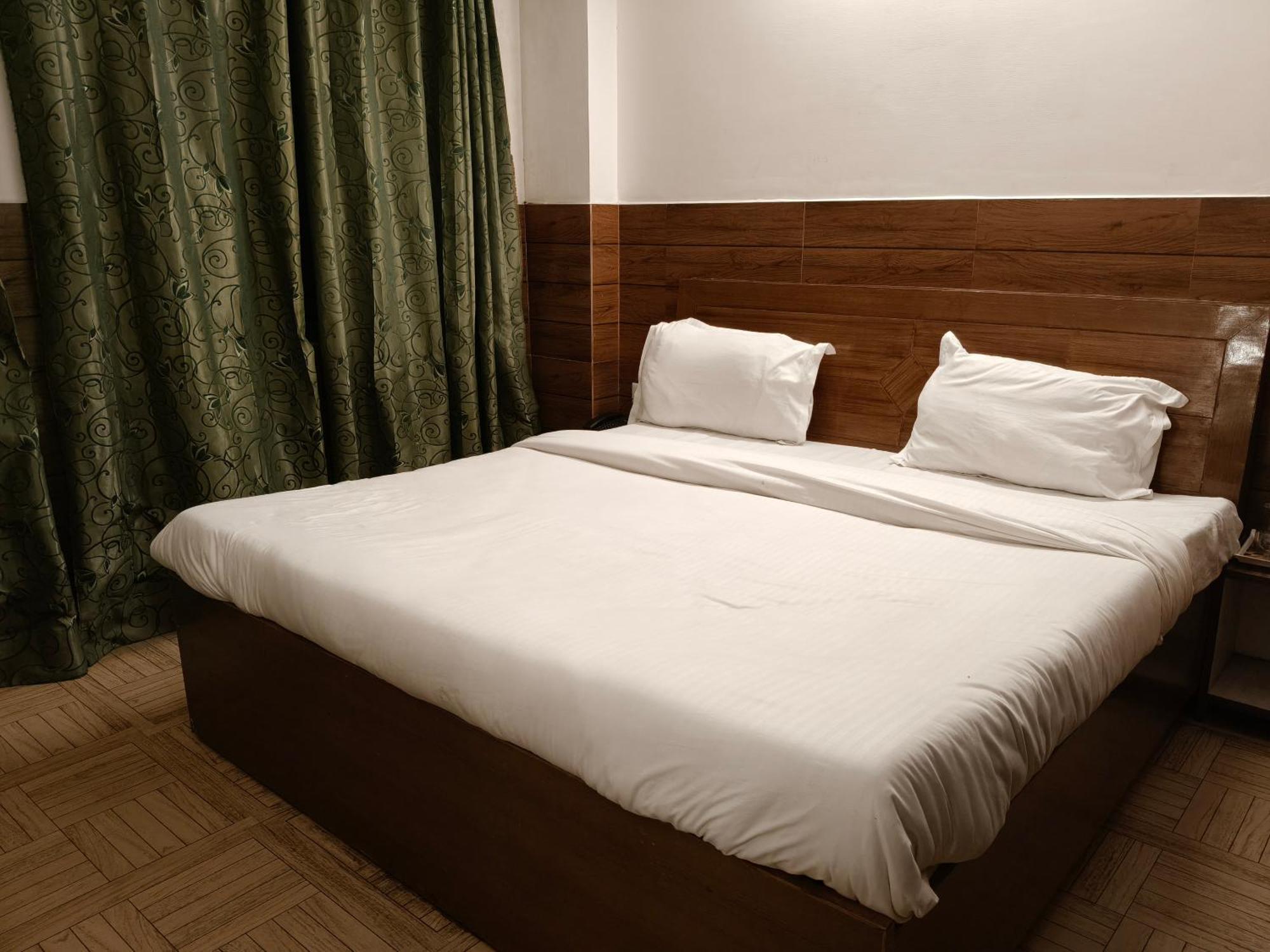Hotel Kailash Residency Dehradun Zewnętrze zdjęcie